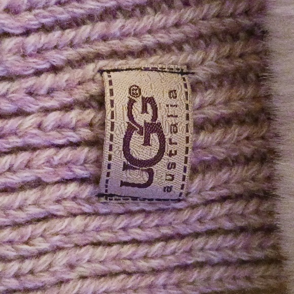 Ugg scarf - Picture 2 of 5